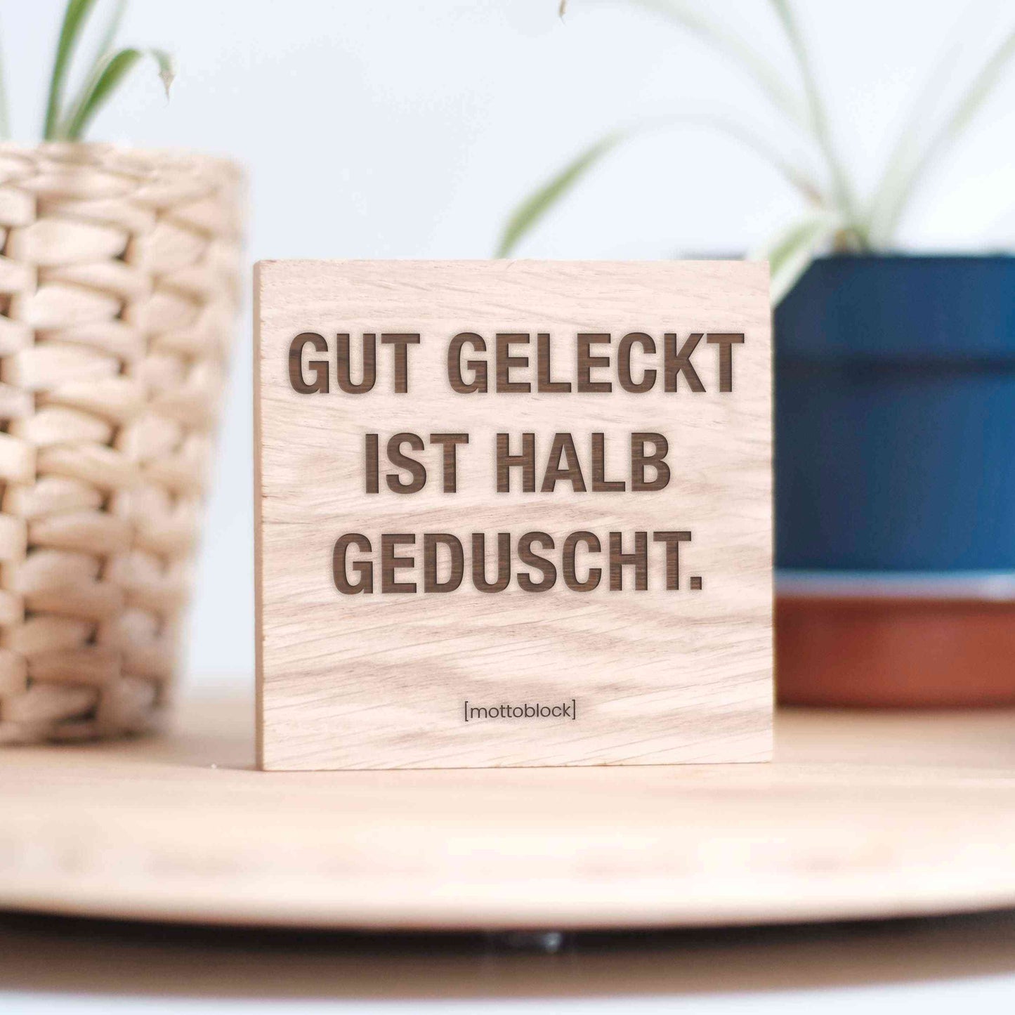 mottoblock | Halb geduscht